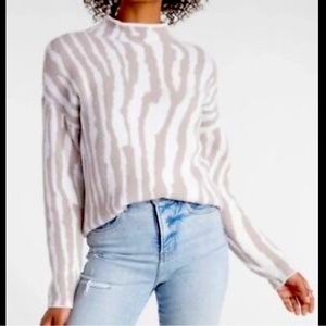 Express sweater - small